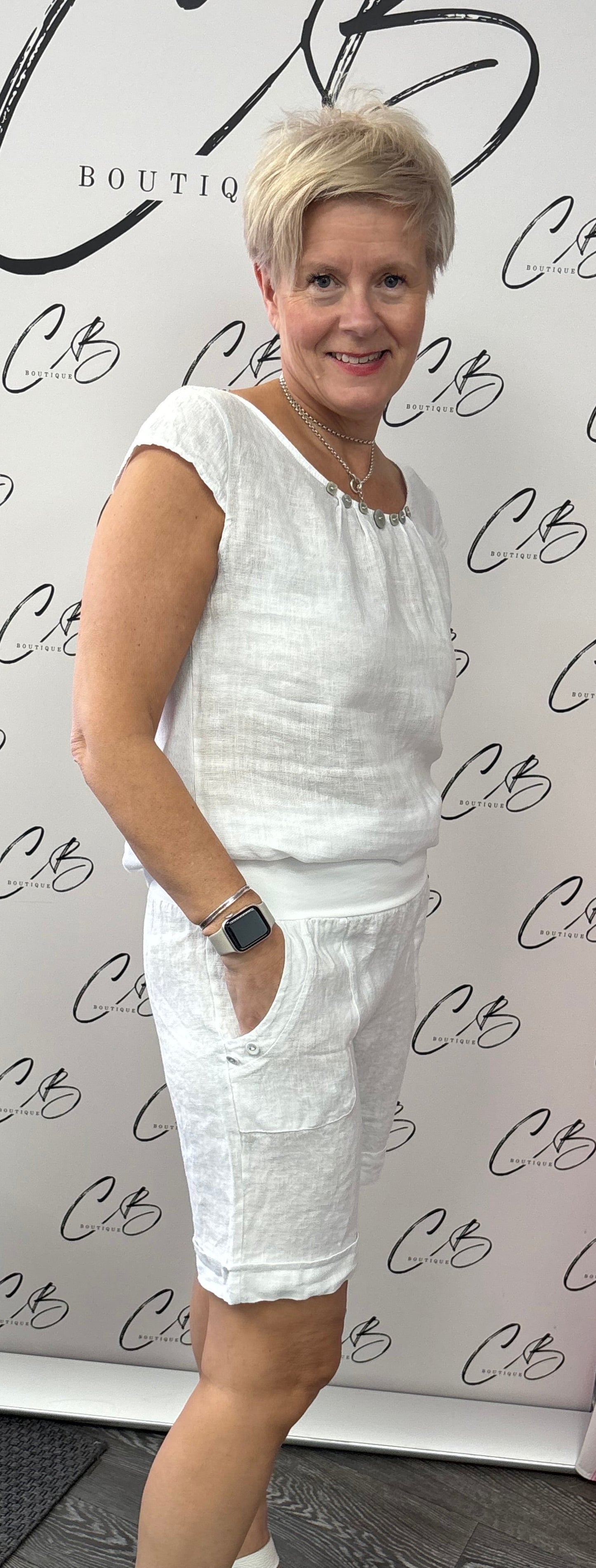 Button White linen Shorts