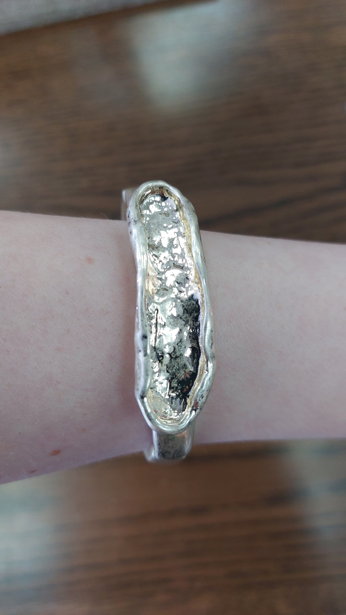 Expanding Gold Bracelet With Bar