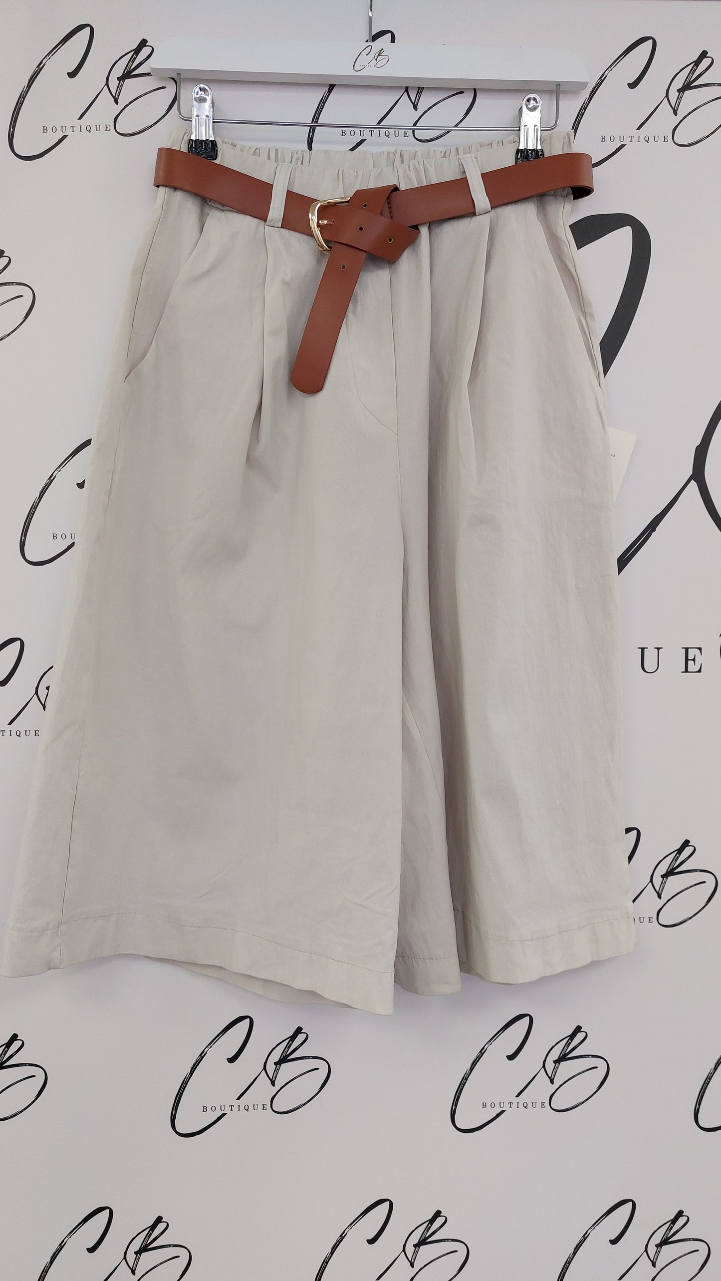 Chloe Shorts (Beige)