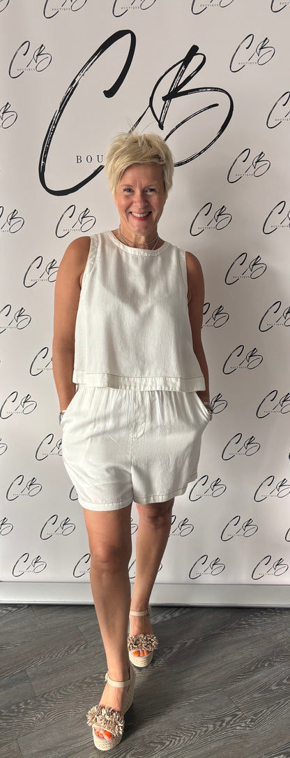 Copacabana Shorts (White)