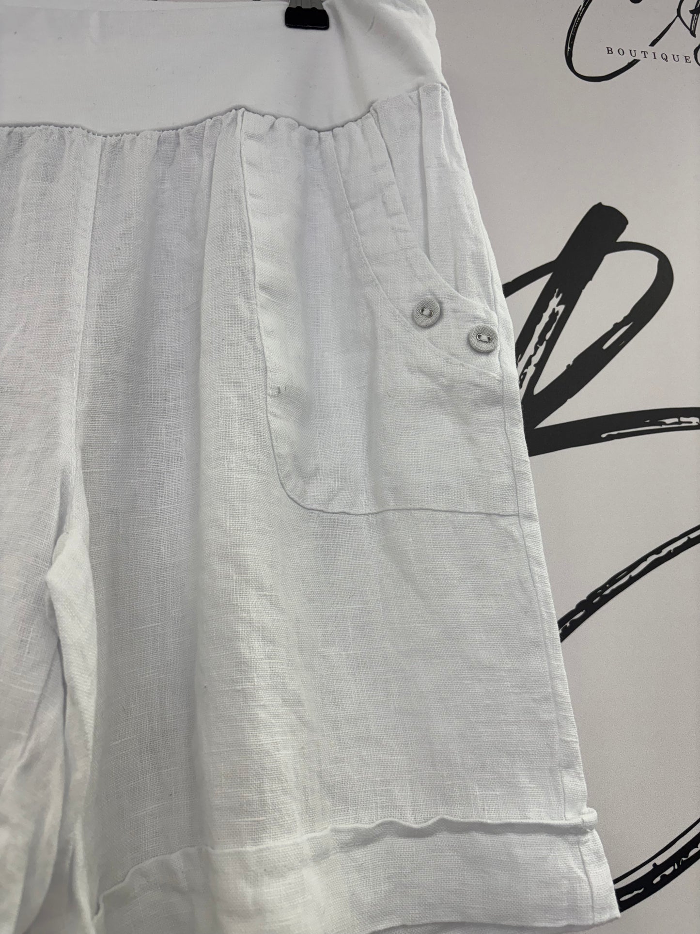 Button White linen Shorts