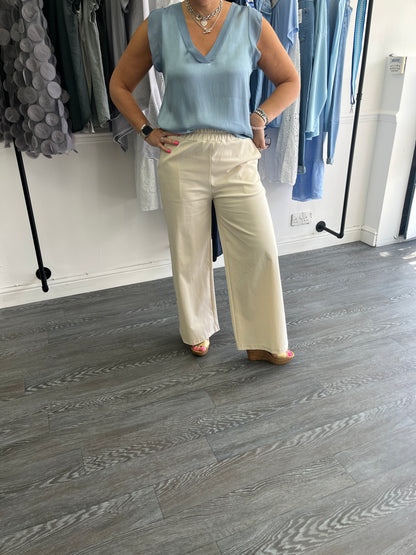 Deck cream trousers