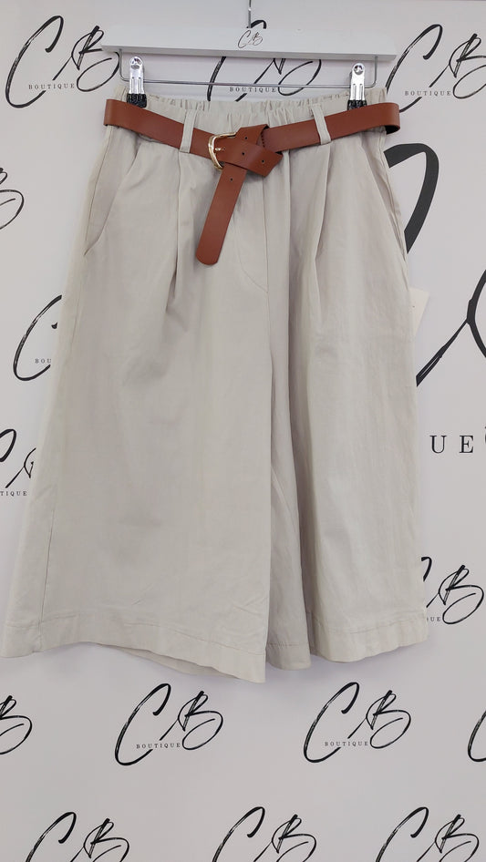 Chloe Shorts (Beige)