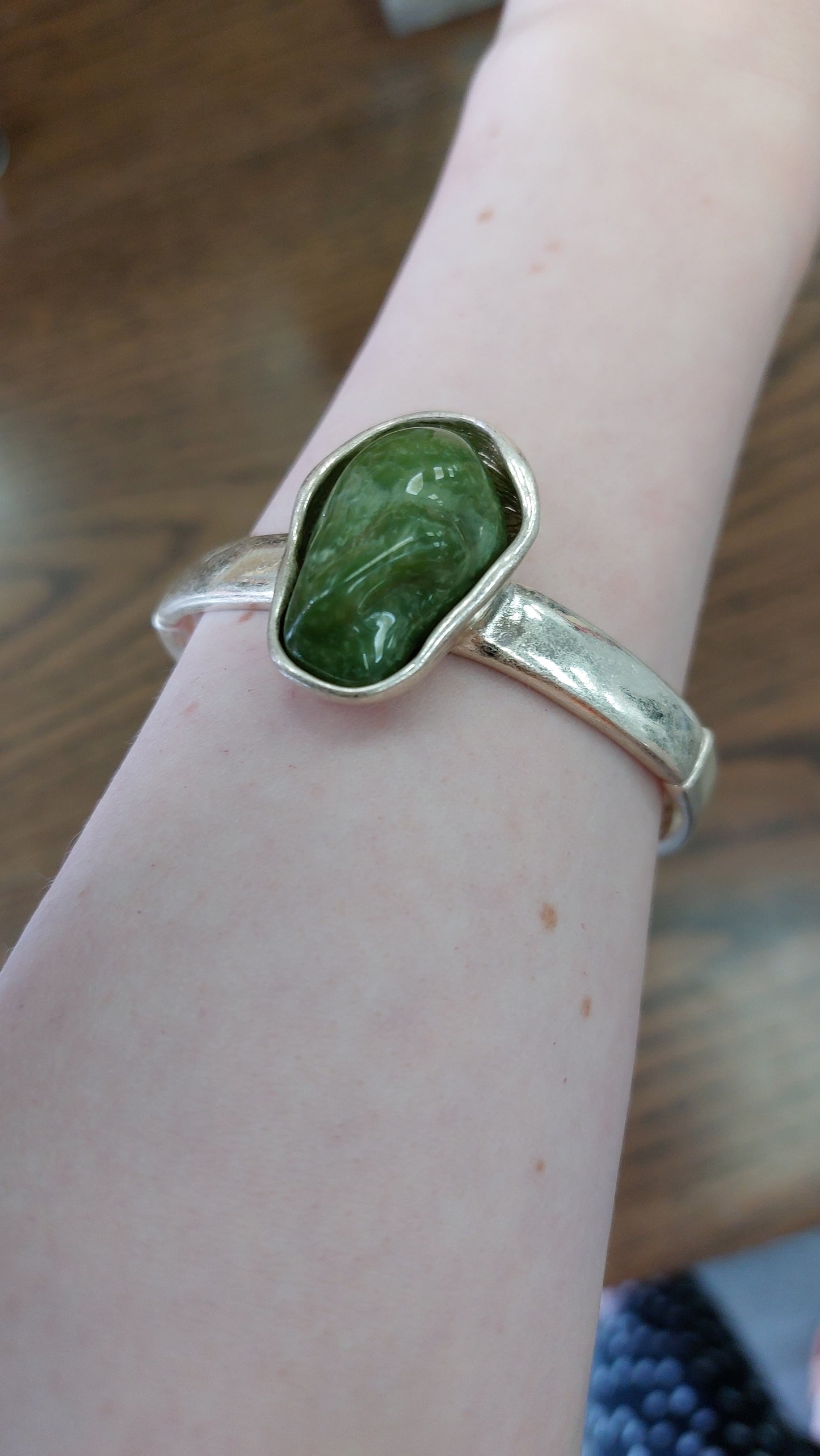 Stretch Bangle With Green Stone